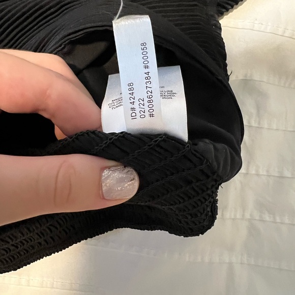 Express Pleated Flutter Sleeve Top - Picture 7 of 8